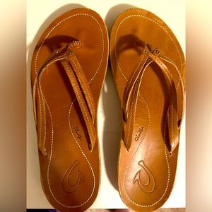 Kāpehe Luna flip flops, never worn